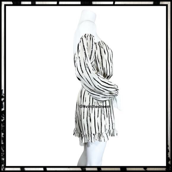 Wild Honey Black And Cream Romper SZ M $59 - Picture 7 of 9